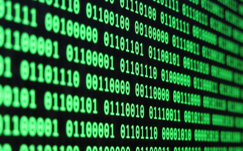 领域：tech/b2b/game/wiki 各 2500 篇